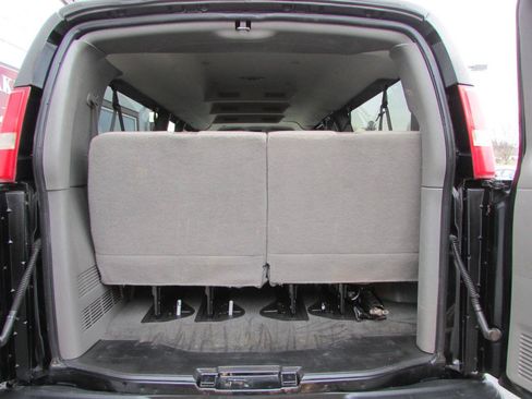 Used 2016 Chevrolet Express 3500 LT w/ LT Preferred Equipment Group RWD image 4