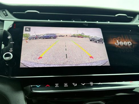 New 2026 Jeep Grand Cherokee Altitude RWD image 17