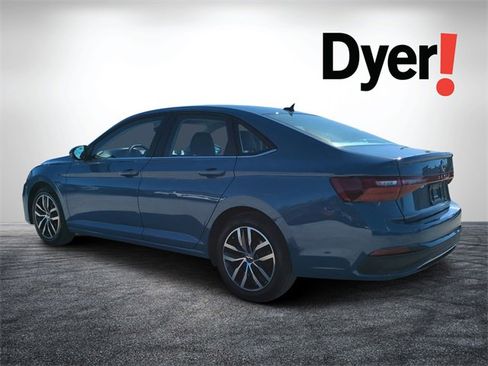 Used 2025 Volkswagen Jetta SE image 6