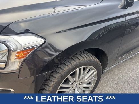 Used 2023 Ford Expedition Platinum image 3