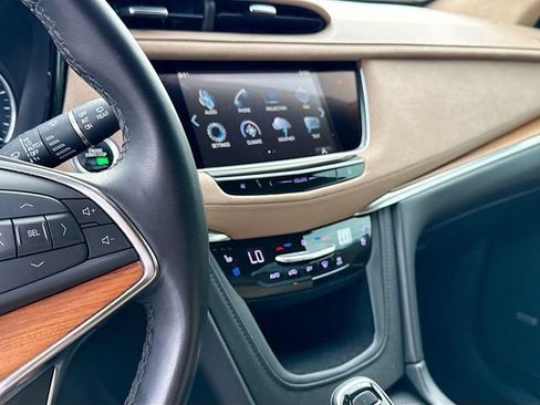 Used 2018 Cadillac XT5 Platinum AWD/4WD image 28