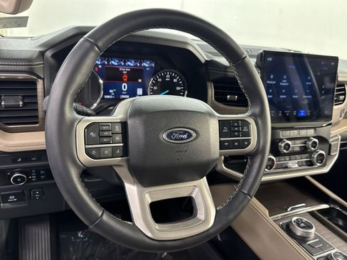 Used 2024 Ford Expedition Limited image 20