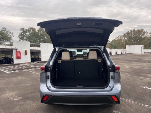 Used 2021 Toyota Highlander XLE image 78