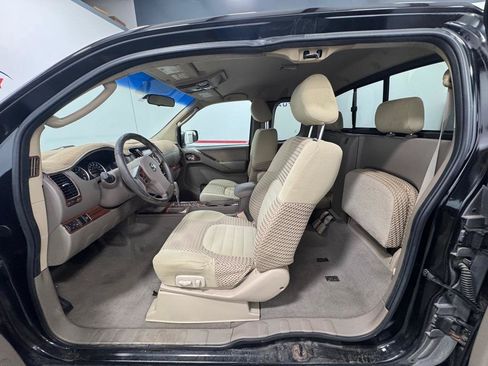 Used 2008 Nissan Frontier LE w/ Technology Pkg RWD image 10
