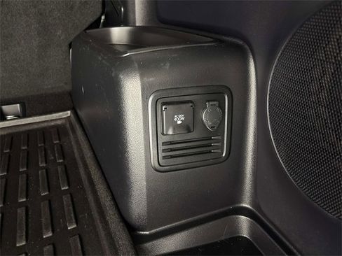 Used 2021 Toyota 4Runner Limited image 9