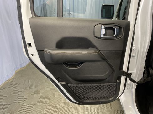 Certified 2025 Jeep Wrangler Sahara w/ Safety Group image 23