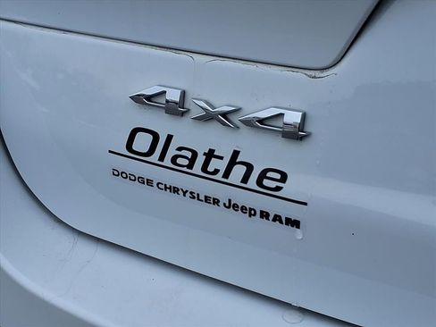 Used 2023 Jeep Grand Cherokee L Laredo image 19