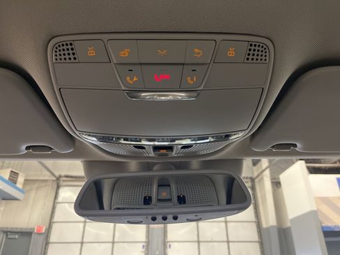 Used 2017 Mercedes-Benz C 300 4MATIC Sedan image 25