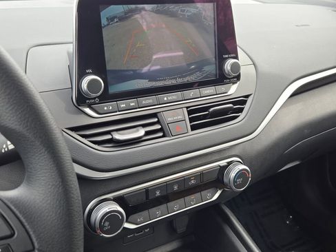 Used 2025 Nissan Altima 2.5 S FWD image 21