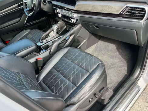 Used 2025 Kia Telluride SX Prestige X-Line image 11