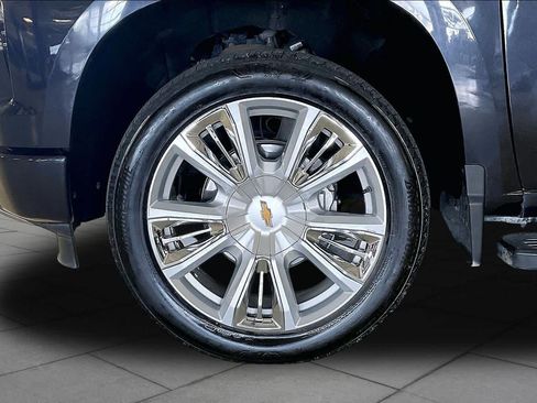 Used 2024 Chevrolet Silverado 1500 High Country w/ High Country Premium Package AWD/4WD image 10