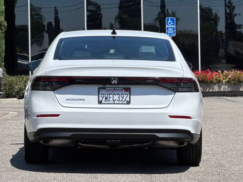 Certified 2025 Honda Accord SE image 5