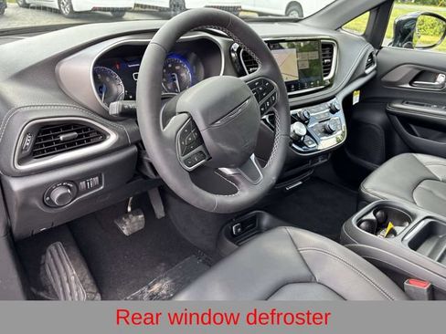 New 2027 Chrysler Pacifica Select w/ Family Tech Group AWD/4WD image 16