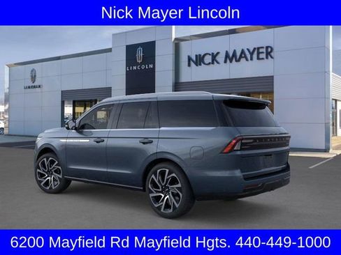New 2026 Lincoln Navigator Reserve image 4