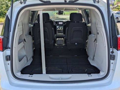 Used 2023 Chrysler Voyager LX FWD image 30