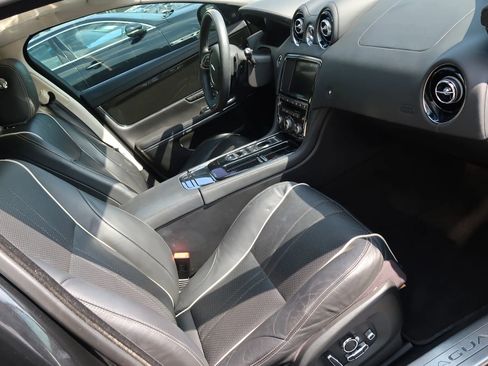 Used 2016 Jaguar XJ R-Sport image 25