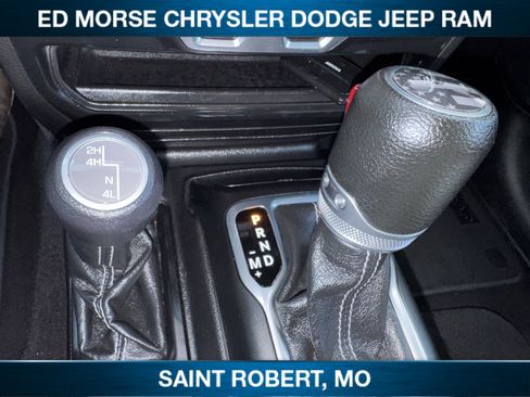 Used 2021 Jeep Wrangler Unlimited Sahara AWD/4WD image 8