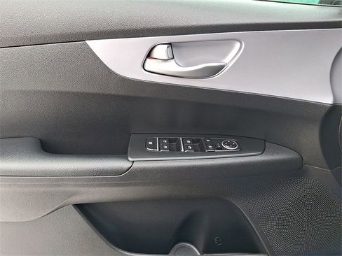 Certified 2022 Kia Forte LXS image 12