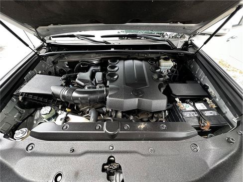 Used 2011 Toyota 4Runner Limited AWD/4WD image 30