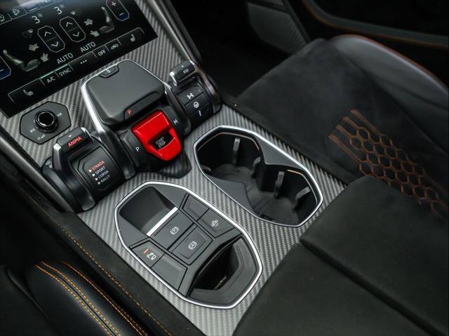 Used 2024 Lamborghini Urus Performante AWD/4WD image 34