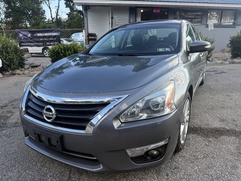 Used 2014 Nissan Altima 2.5 SV w/ Convenience Package FWD image 1