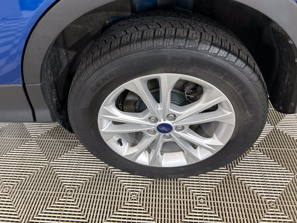 Used 2017 Ford Escape SE w/ Equipment Group 201A AWD/4WD image 10