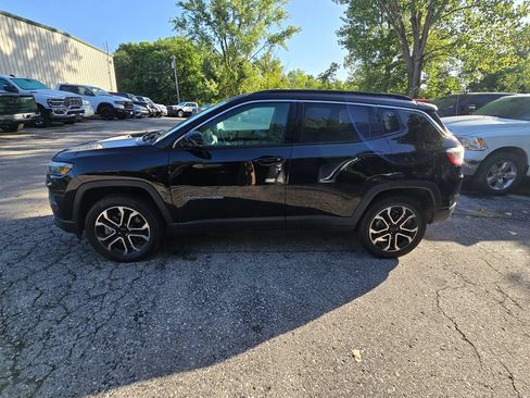 Used 2023 Jeep Compass Limited w/ Sun and Sound Group AWD/4WD image 3