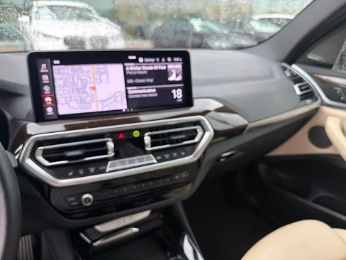 Used 2024 BMW X3 xDrive30i w/ Premium Package AWD/4WD image 6