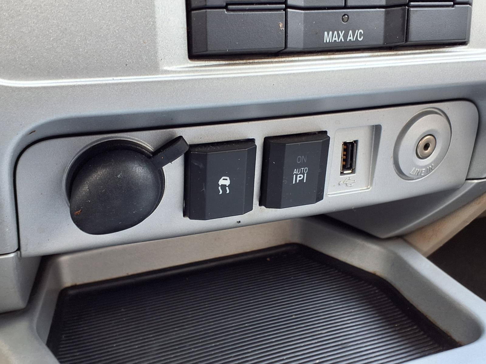 Used 2010 Mercury Mariner Premier FWD image 25