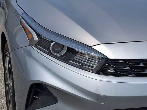 Used 2023 Kia Forte LXS FWD image 9
