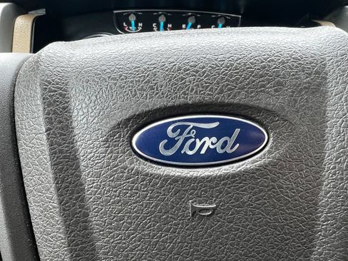 Used 2011 Ford F150 Lariat w/ Lariat Chrome Pkg AWD/4WD image 16