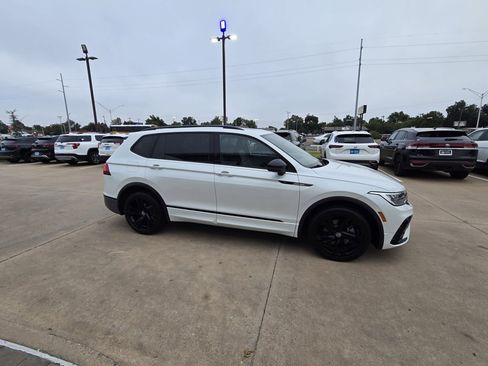Used 2023 Volkswagen Tiguan SE R-Line image 5