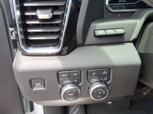 Used 2025 GMC Sierra 2500 Denali w/ Denali Reserve Package AWD/4WD image 40