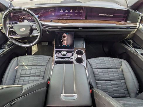 Certified 2025 Cadillac Escalade ESV Sport Platinum AWD/4WD image 17
