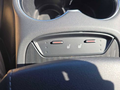 Used 2021 Toyota Venza XLE image 35