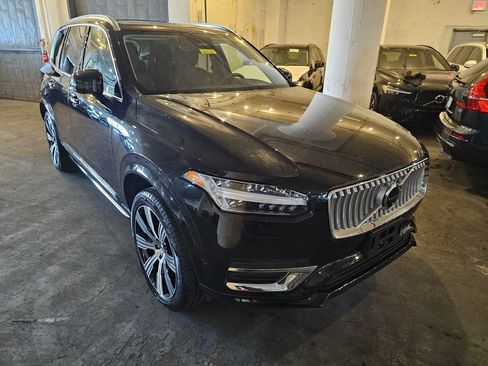 Certified 2025 Volvo XC90 B6 Plus w/ Protection Package Premier AWD/4WD image 5