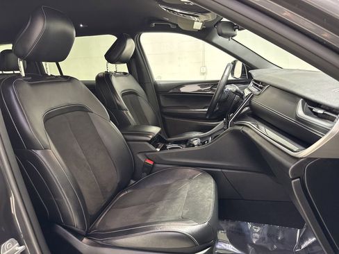 Used 2022 Jeep Grand Cherokee L Altitude image 29