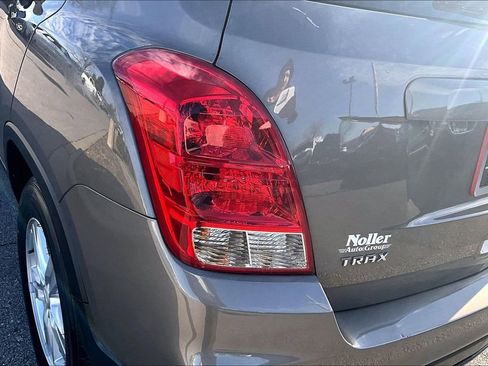 Used 2020 Chevrolet Trax LS w/ Tint and Cruise Package image 29