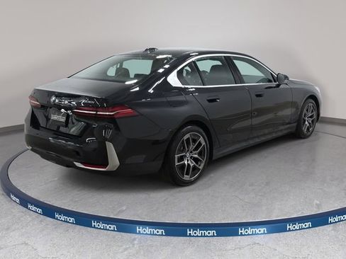 Certified 2026 BMW 530i xDrive w/ Premium Package AWD/4WD image 5