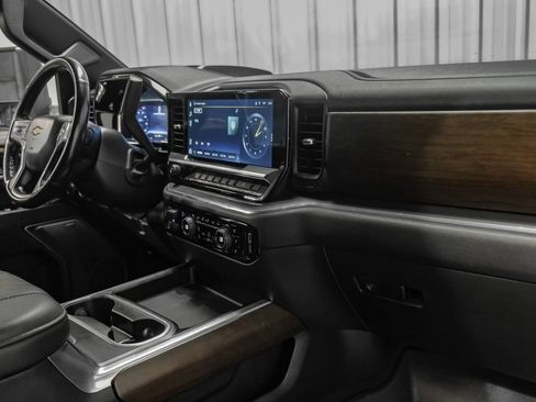 Used 2025 Chevrolet Silverado 3500 High Country w/ High Country Premium Package AWD/4WD image 12