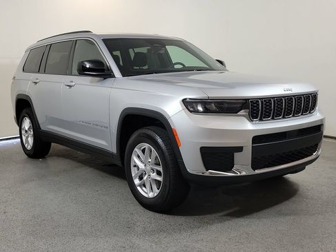 Used 2025 Jeep Grand Cherokee L Laredo w/ Luxury Tech Group I AWD/4WD image 1