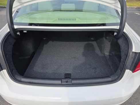 Used 2015 Volkswagen Passat 1.8T Limited Edition image 8