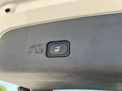 New 2025 Lincoln Nautilus Premier w/ Jet Appearance Package image 34