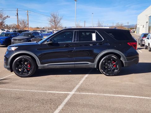 Used 2022 Ford Explorer ST w/ Equipment Group 401A image 4