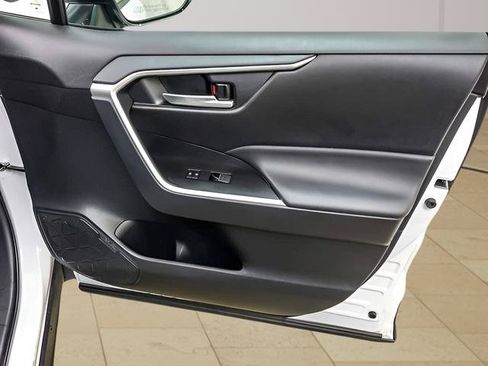 Certified 2025 Toyota RAV4 XLE AWD/4WD image 25