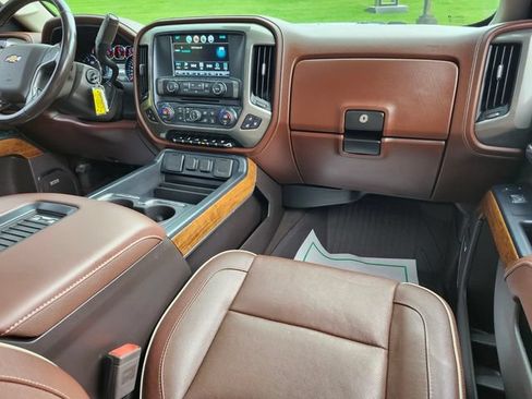 Used 2019 Chevrolet Silverado 2500 High Country w/ Duramax Plus Package AWD/4WD image 17