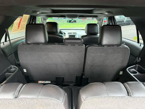 Used 2014 Ford Explorer XLT w/ Equipment Group 202A AWD/4WD image 25