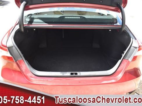 Used 2019 Toyota Camry LE FWD image 9