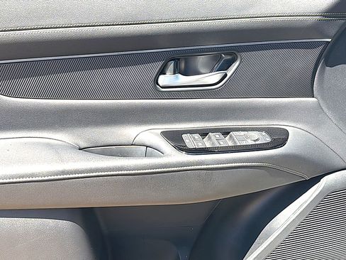 Used 2025 Nissan Murano SV AWD/4WD image 16