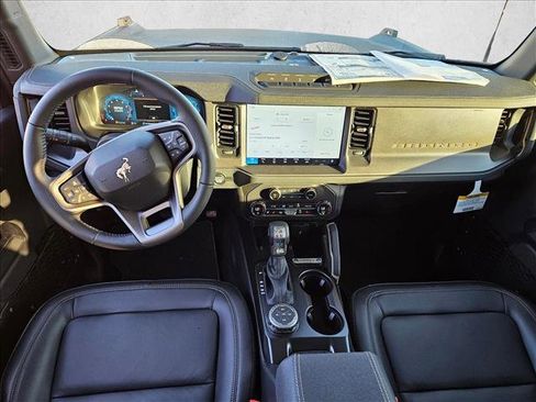 New 2025 Ford Bronco Badlands image 11